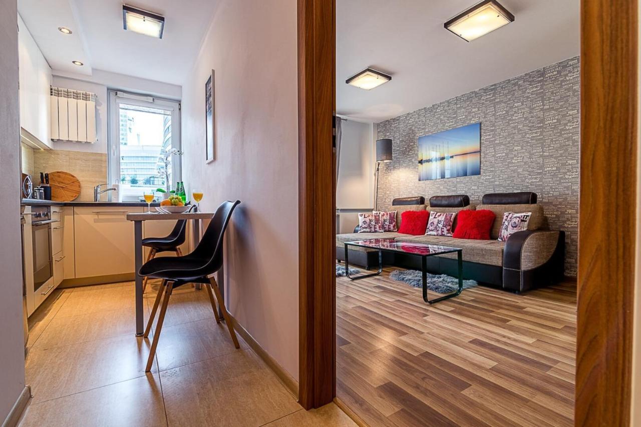 Panska 3 - Apartment With Balcony By Noclegi Renters Varsó Kültér fotó